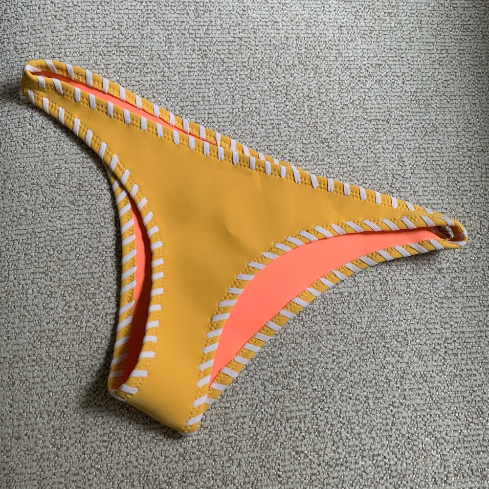 TRIANGL bikini bottoms